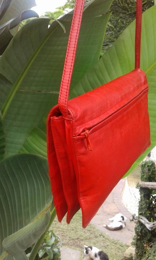 Stunning Vintage 1980s Genuine Red Leather Shoulder Handbag
