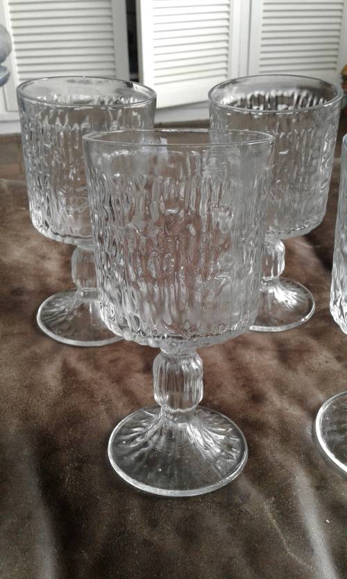 Set Of 4 Mid Century Modern Wine Glasses
