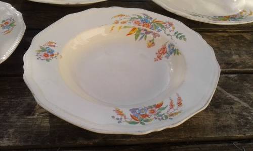 Set Of 5 Meakin Soup Dinner Plates England