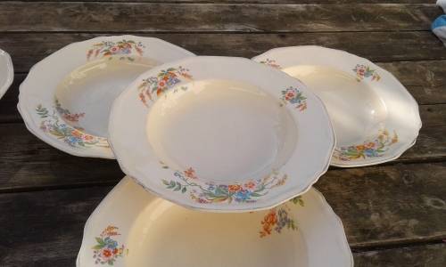 Set Of 5 Meakin Soup Dinner Plates England