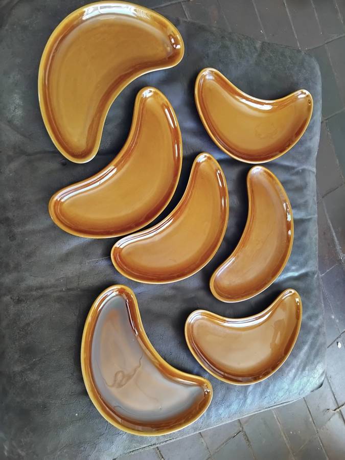 Set Of 7 G.C Ware Vintage Mid Century Modern Kidney Shaped Serving Snack Plates