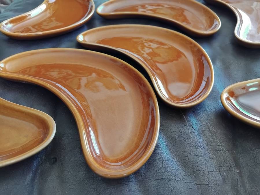Set Of 7 G.C Ware Vintage Mid Century Modern Kidney Shaped Serving Snack Plates