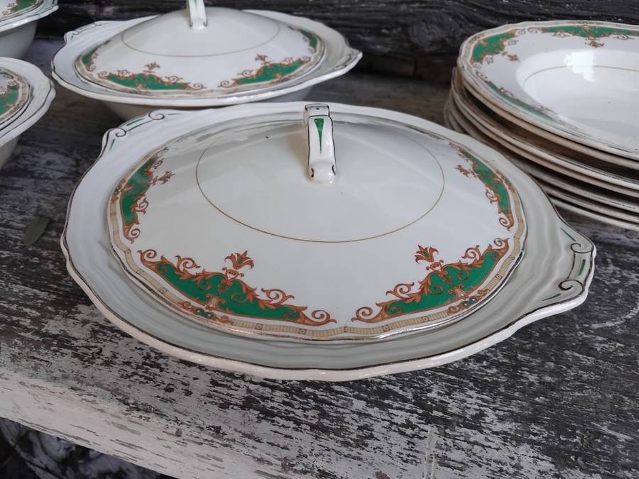 Grindley Cream Petal Porcelain Set 6 Large Serving Bowls 7 Large Soup Plates 2 Extra Lids