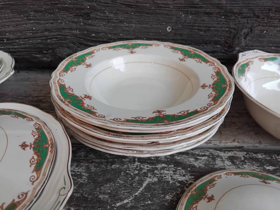 Grindley Cream Petal Porcelain Set 6 Large Serving Bowls 7 Large Soup Plates 2 Extra Lids
