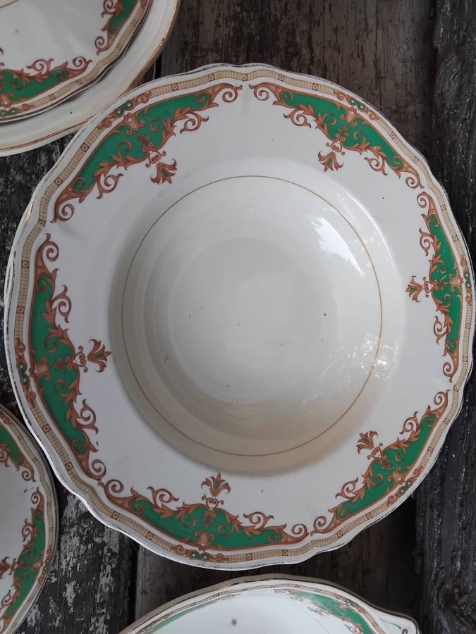 Grindley Cream Petal Porcelain Set 6 Large Serving Bowls 7 Large Soup Plates 2 Extra Lids
