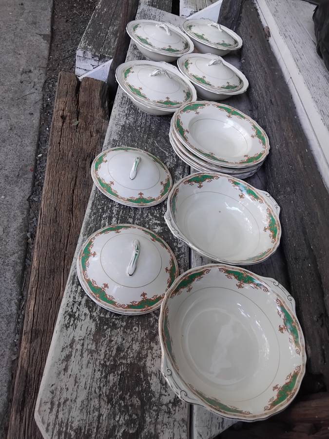 Grindley Cream Petal Porcelain Set 6 Large Serving Bowls 7 Large Soup Plates 2 Extra Lids