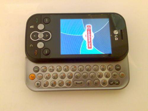 LG KS360 - chatterbox mobile phone - slightly used