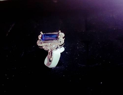 ***Beautiful Blue Sapphire Square Mask Silver Ring***