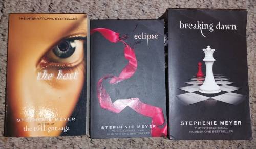 14 piece Young Adult (YA) Book Collection.