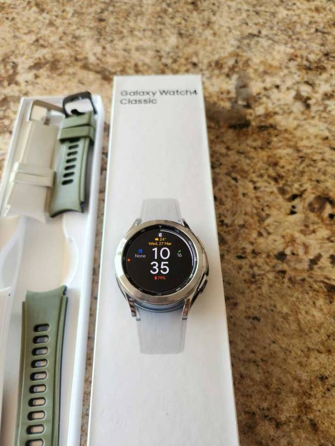 SAMSUNG GALAXY WATCH4 CLASSIC With EXTRA strap!