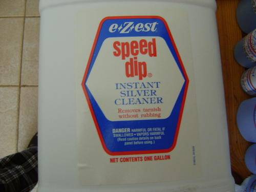 LOOK LOOK FIRST TIME EVER BARGAIN  1 GALLON - 3.85 LITER SPEEDDIP COIN,SILVER ,GOLD,COPPER CLEANER