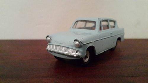 Dinky Toys 1:43 Ford Anglia SA