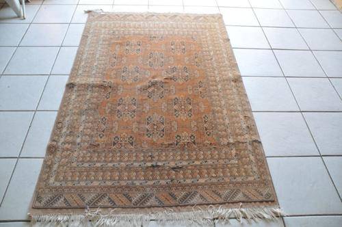 stunning handmade Bokhara rug 1.2 m x 1.88 m