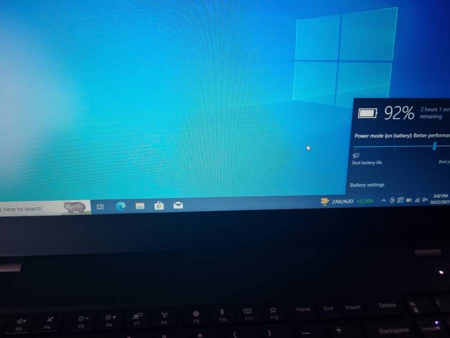 **EXCELLENT**LENOVO T580**8th GEN i5**12GB DDR4**256 SSD**