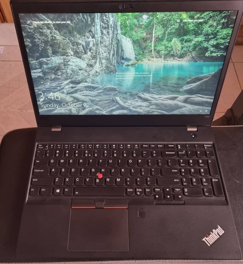 **EXCELLENT**LENOVO T580**8th GEN i5**12GB DDR4**256 SSD**