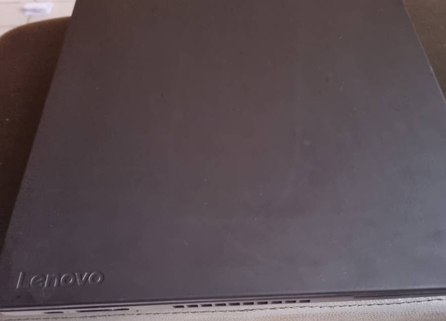 **EXCELLENT**LENOVO T580**8th GEN i5**12GB DDR4**256 SSD**