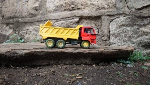 V8 340 Nissan Diesel tipper truck Scale Model