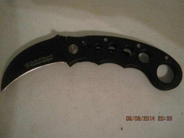 **SMITH & WESSON**SPECIAL OPS KNIFE**