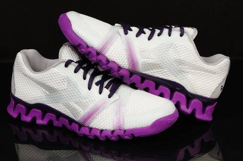 LADIES ORIGINAL REEBOK ZIGNANOFUSE TRAIN 3 (SIZE 3 .5 S.A)