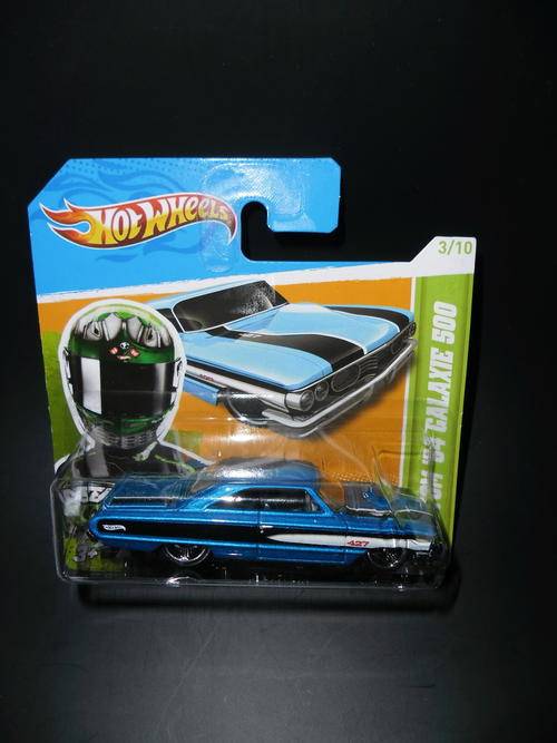 Hot Wheels 64 Ford Galaxie 2012 Ford Muscle Mania (mint on card )