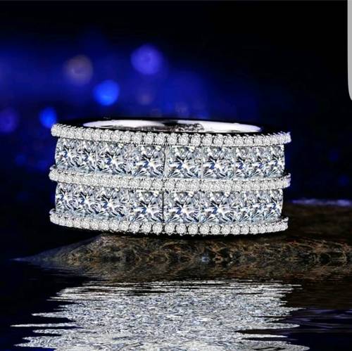 *****LUXURY***** WOMAN PRINCESS CUT WHITE SAPPHIRE 925 (STAMPED) SILVER RING SIZE 8 (SA Q)