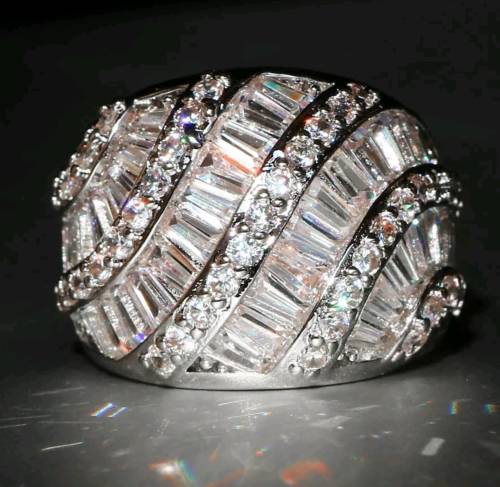 (R1900.00)***NEW 2017 WHITE SAPPHIRE*** 925 (STAMPED) SILVER RING SIZE 7 (SA O)