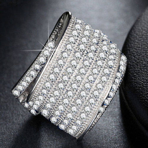 *****WOW!!!!***** WHITE SAPPHIRE WOMAN RING SIZE 7(O)/ 8(Q)/ 9(R)