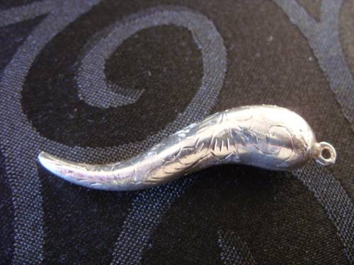 Large Sterling silver apple & chilli pepper charms - 13,1 g (together)