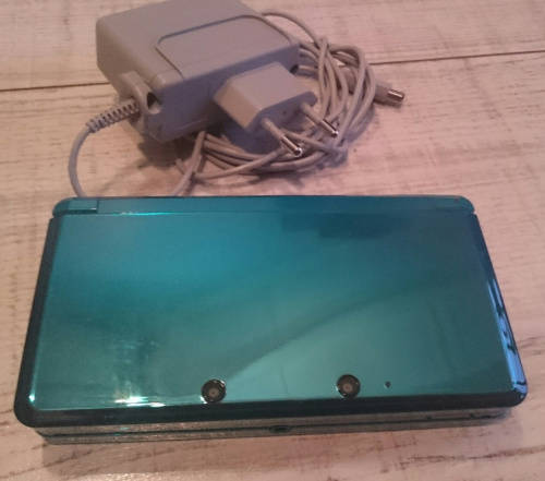 Aqua Blue 3DS Console + Charger