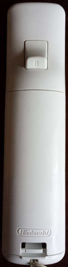 Official White Wii Remote Controller (incl sleeve + wriststrap)