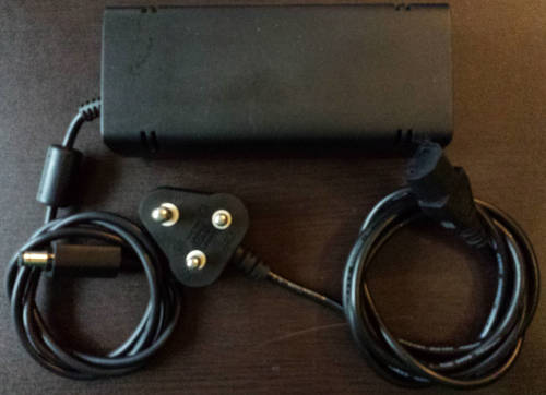 Black Xbox 360 Console Slimline 250GB + Original Controller