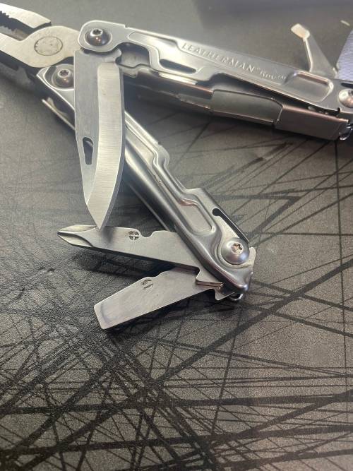 Leatherman Rev