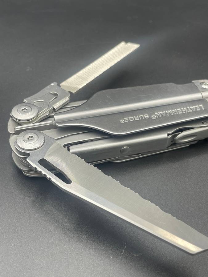Leatherman Surge