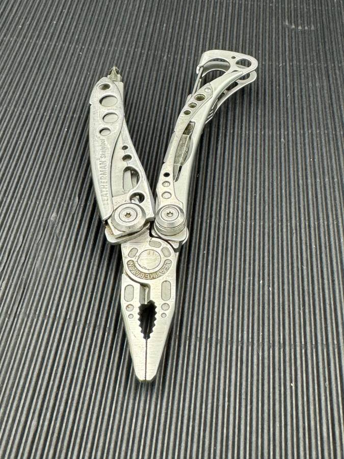 Leatherman Skeletool