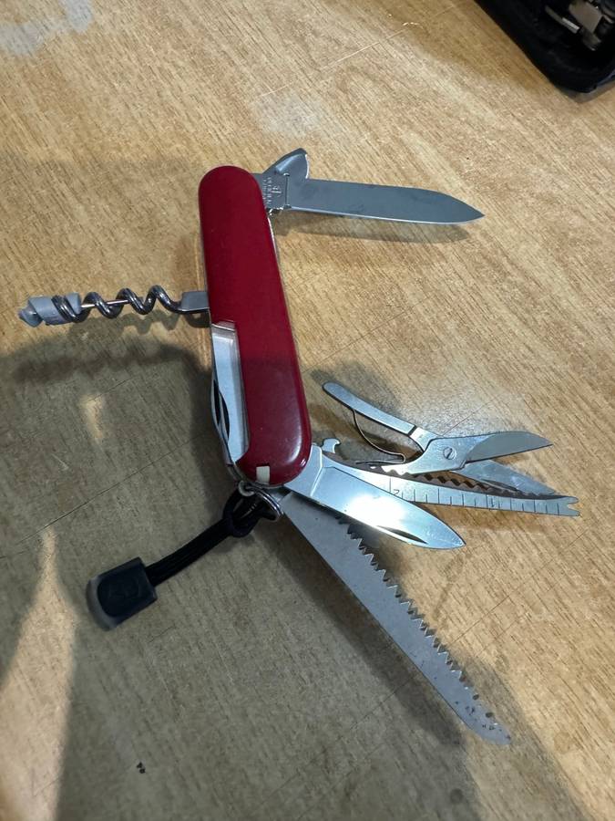 Victorinox Swiss Champion (C)