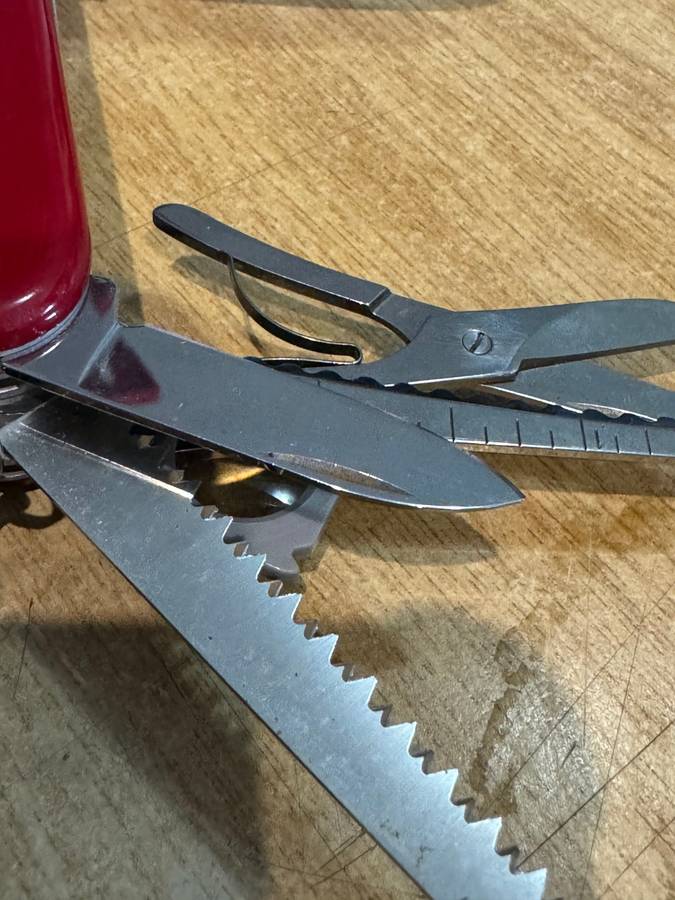 Victorinox Swiss Champion (C)