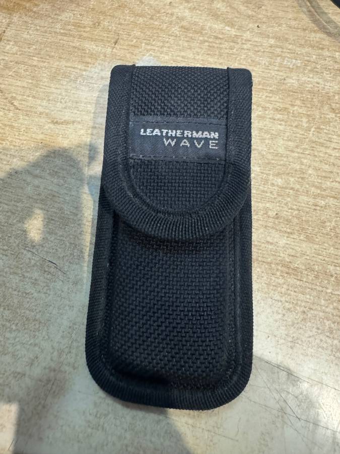 Leatherman Wave + Pouch included