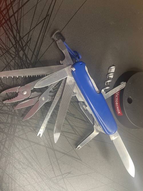 Victorinox Swiss Champ