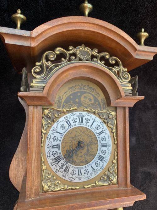 !!!CRAZY R1 START BEAUTIFUL VINTAGE LARGE MOONFACE VICTORIAN STYLED CHAIN WALL CLOCK!!!