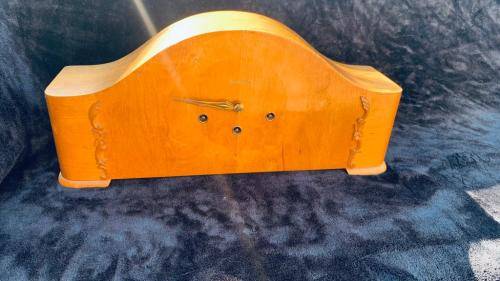 !!!CRAZY R1 START BEAUTIFUL YELLOW WOOD MANTLE CLOCK!!!