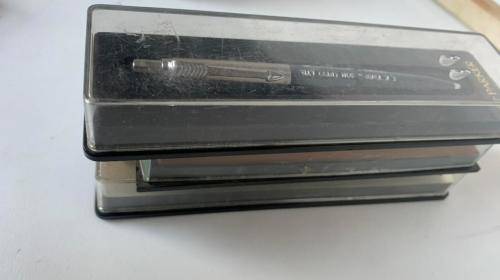 !!! CRAZY R1 START 3X COLLECTABLE BUSSINESS CLASS PARKER PENS !!!