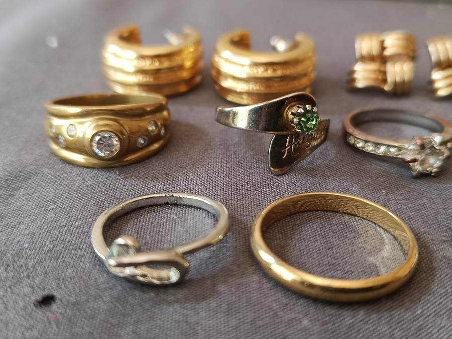 !!! Crazy R1 start !!! Assortment of earings and rings