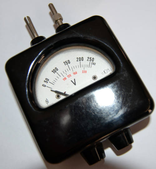 Neuberger Voltmeter Old