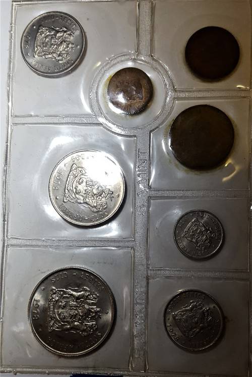### 1972 RSA MINT PACK - UNC COINS - LARGE SILVER R1,00 - HARD TO FIND ###