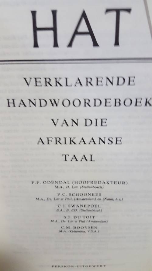 HAT - Verklarende Handwoordeboek van die Afrikaanse Taal - In very good condition