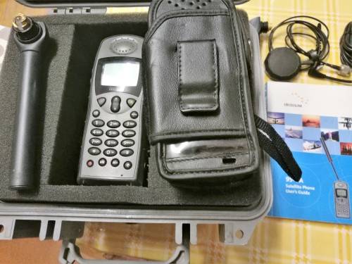 IRIDIUM 9505A SATELLITE PHONE - EXCELLENT/ALL ACCESSORIES IN CASE - NEEDS NEW BATTERY - A GIVE AWAY