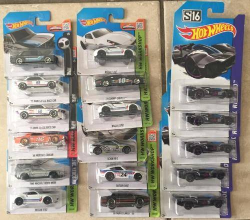 LOT OF CARS HOTWHEELS