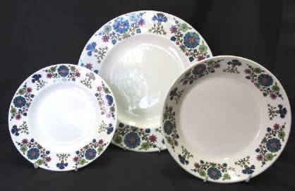 A Midwinter trio: Fine Shape, Country Garden deisgn