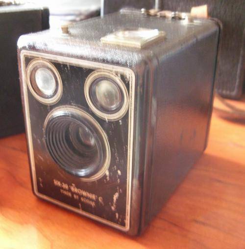 Kodak "Brownie" Six-20 C Box Camera