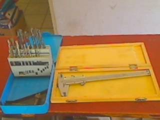 Lot Drill Bits in Steel Case + Vernier 150mm in Wooden Box (Please see Photos)
